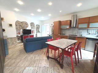 Trilocale in Vendita a Carrara, zona Miseglia, 119'000€, 75 m², arredato