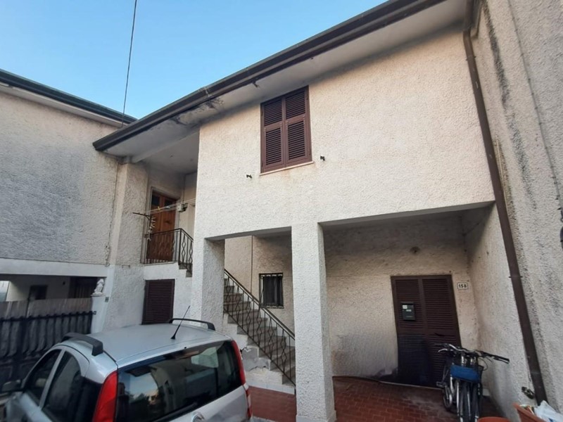 Casa Indipendente in Vendita a Massa, zona Quercioli, 125'000&euro;, 75 m²
