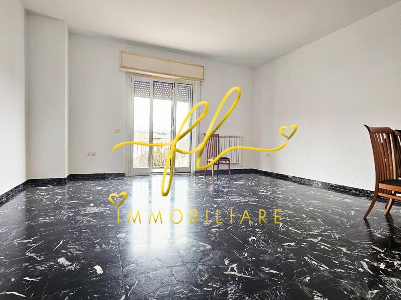 Appartamento in Vendita a Rosignano Marittimo, zona Rosignano Solvay, 154'000€, 137 m², con Box