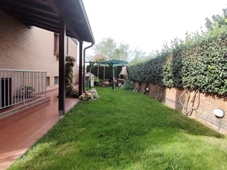Villetta a schiera in Vendita a Santa Maria a Monte, zona Montecalvoli Alto, 350'000€, 220 m², con Box