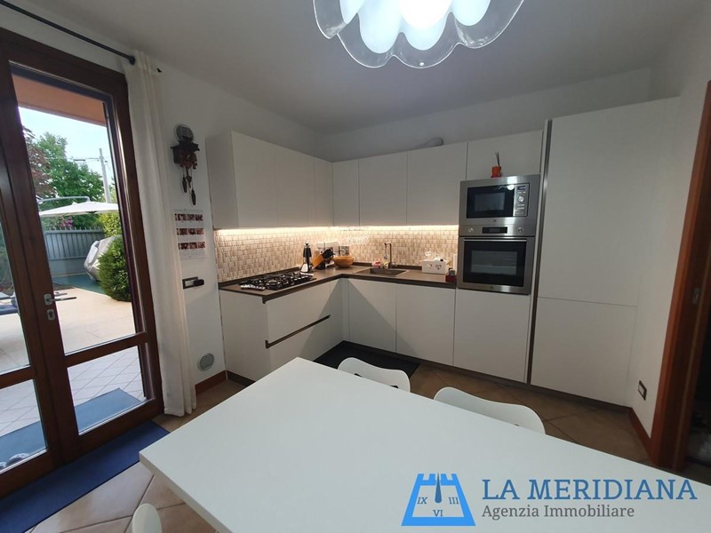 Casa Indipendente in Vendita a Monsummano Terme, 220'000€, 119 m²