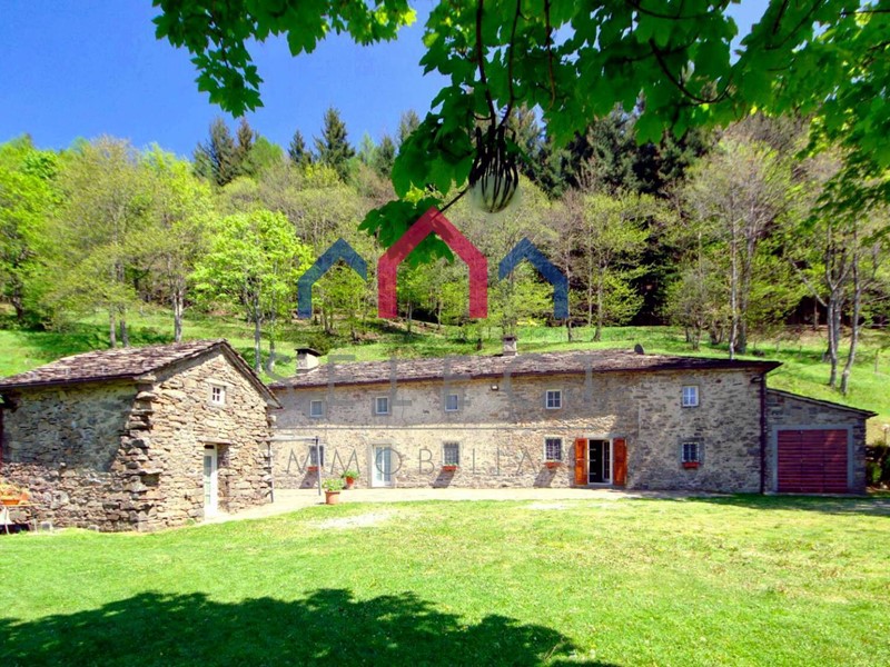 Rustico in Vendita a Abetone Cutigliano, 505'000€, 395 m²