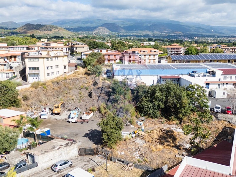 Terreno edificabile in Vendita a Aci Sant'Antonio, 180'000€, 1720 m²