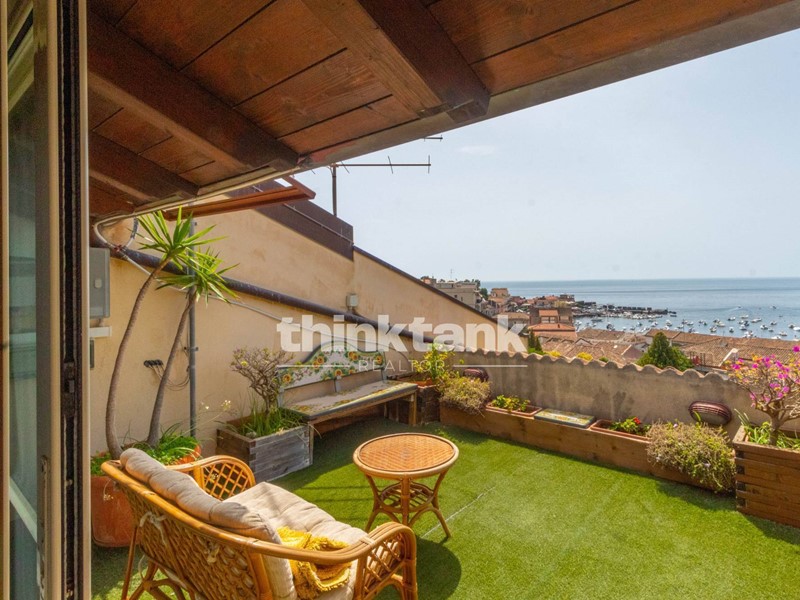 Villetta a schiera in Vendita a Acireale, 790'000€, 330 m²