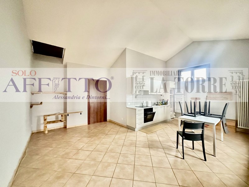 Bilocale in Vendita a Alessandria, 85'000€, 75 m²