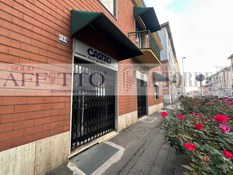 Immobile commerciale in Affitto a Alessandria, 800€, 100 m²