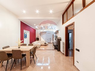 Appartamento in Vendita a Angri, 295'000€, 170 m², con Box