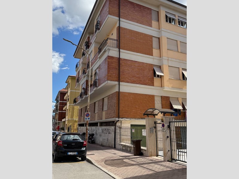 Quadrilocale in Vendita a Ascoli Piceno, 150'000€, 96 m²