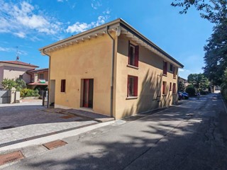 Trilocale in Vendita a Corte Franca, 170'000€, 68 m²
