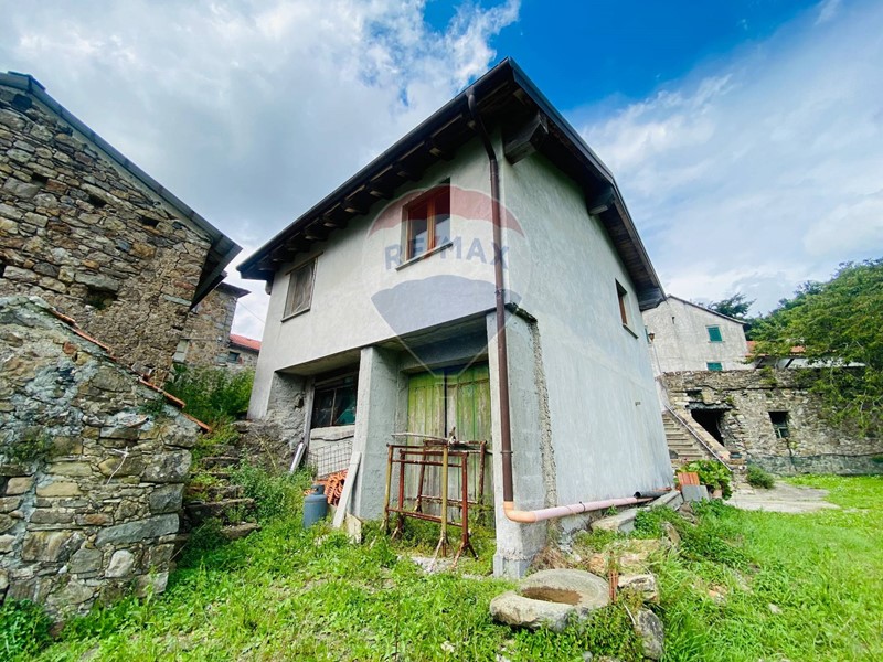 Rustico in Vendita a Varese Ligure, 30'000€, 40 m²