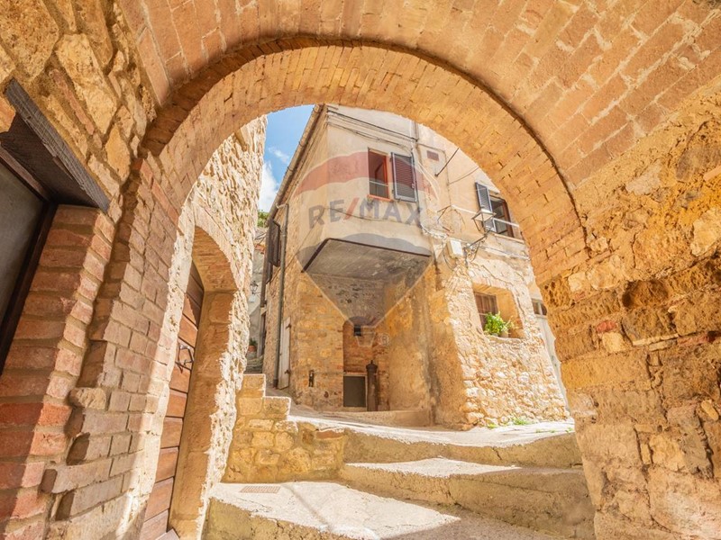 Trilocale in Vendita a Semproniano, 55'000€, 73 m²