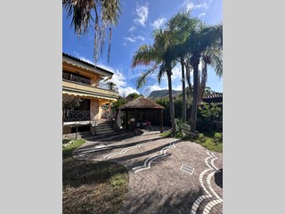 Casa Semi Indipendente in Vendita a Sperlonga, 750'000€, 185 m²