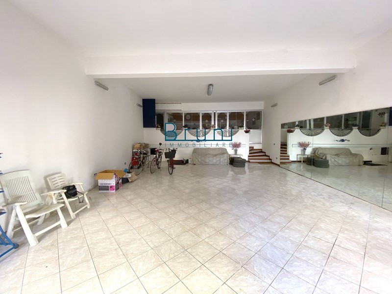 Immobile commerciale in Vendita a San Benedetto del Tronto, 150'000€, 110 m²