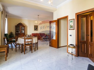 Appartamento in Vendita a Paternò, 95'000€, 125 m²