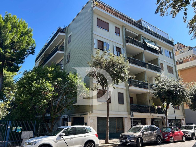 Trilocale in Vendita a Pescara, 450'000€, 137 m²