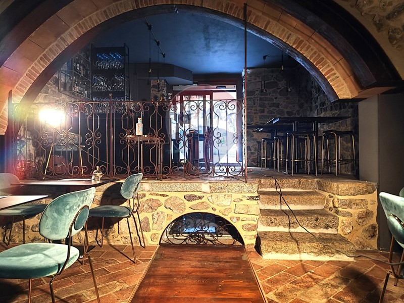 Attività commerciale in Affitto a Breno, 350€, 75 m²