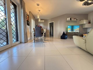 Quadrilocale in Vendita a Caserta, 330'000€, 110 m²