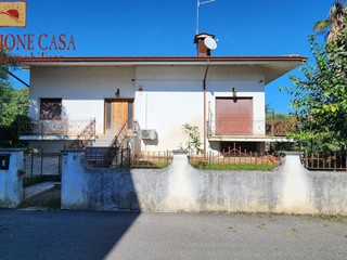 Casa Indipendente in Vendita a Fogliano Redipuglia, 248'000€, 206 m²