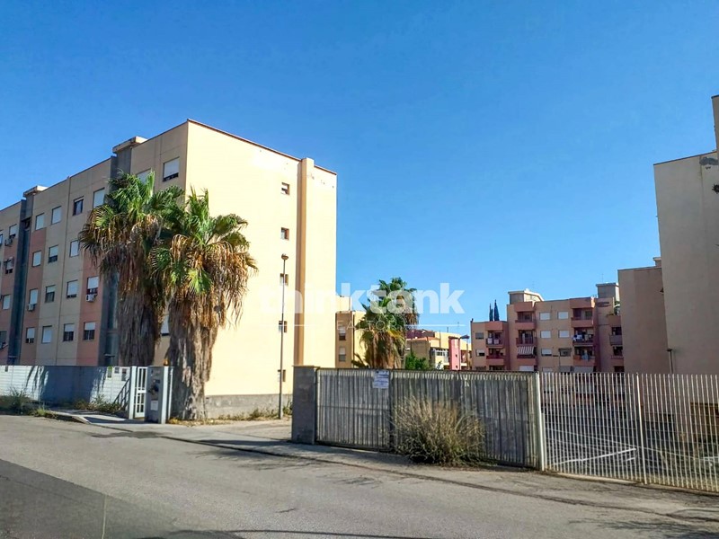 Trilocale in Vendita a Giarre, 53'000€, 65 m²