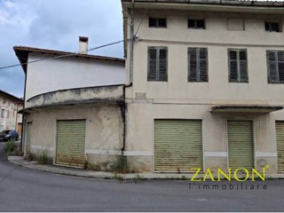 Casa Semi Indipendente in Vendita a Gorizia, 97'000€, 240 m²