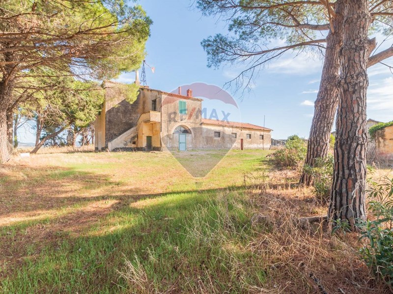 Rustico in Vendita a Montalto di Castro, 70'000€, 83 m², con Box