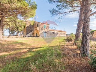 Rustico in Vendita a Montalto di Castro, 70'000€, 83 m², con Box