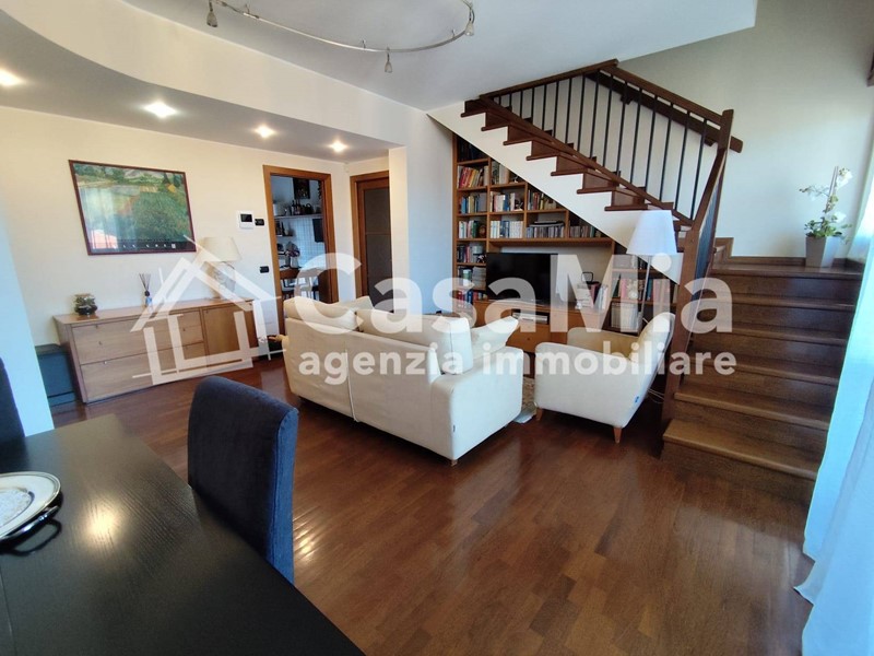 Attico in Vendita a Legnano, 395'000€, 180 m²