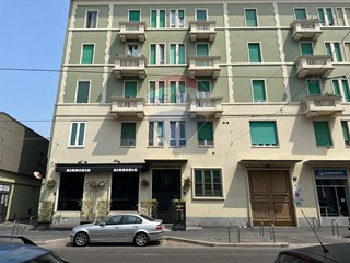 Immobile commerciale in Affitto a Milano, 6'500€, 472 m²