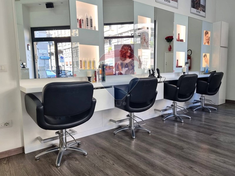 Attività commerciale in Vendita a Milano, 89'000€, 90 m²