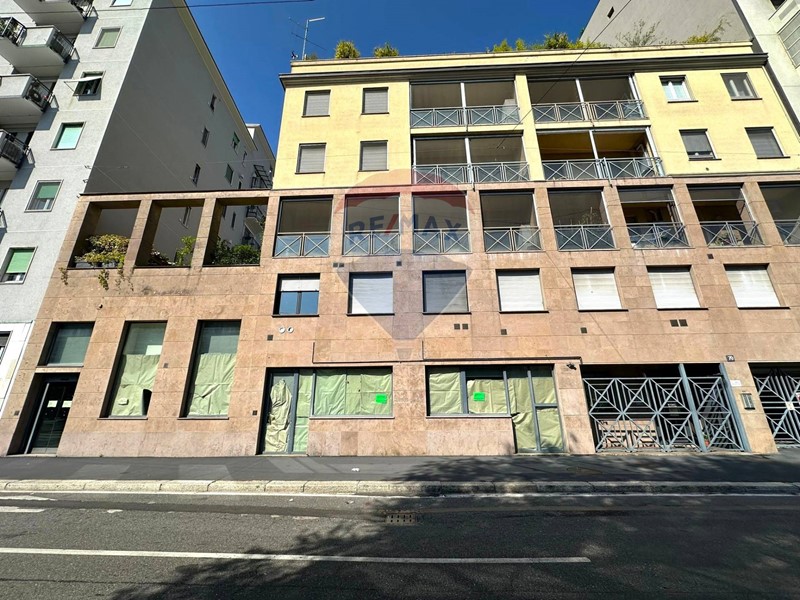 Immobile commerciale in Affitto a Milano, 6'500€, 202 m²