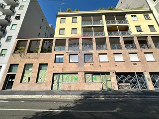 Immobile commerciale in Affitto a Milano, 6'500€, 202 m²