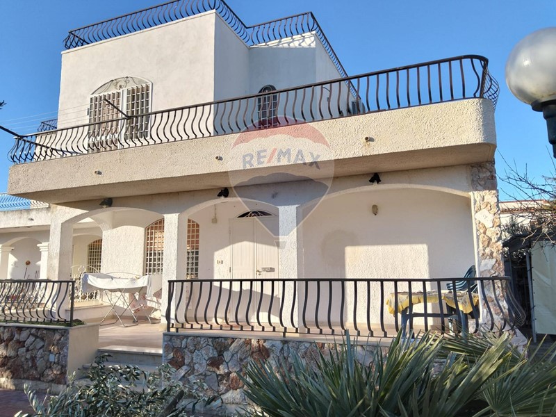 Villa in Vendita a Manfredonia, 120'000€, 119 m²