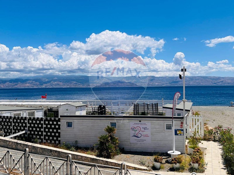 Immobile commerciale in Vendita a Messina, 230'000€, 1700 m²