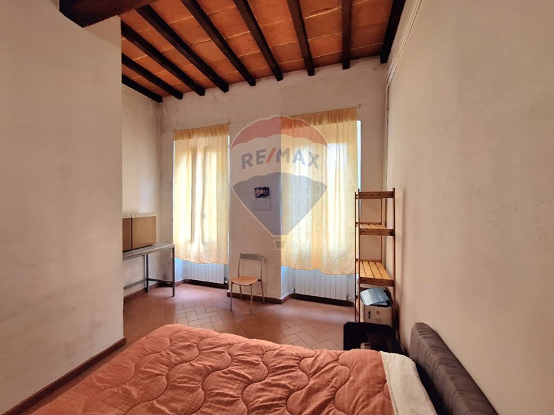 Appartamento in Vendita a Montevarchi, 94'500&euro;, 122 m²