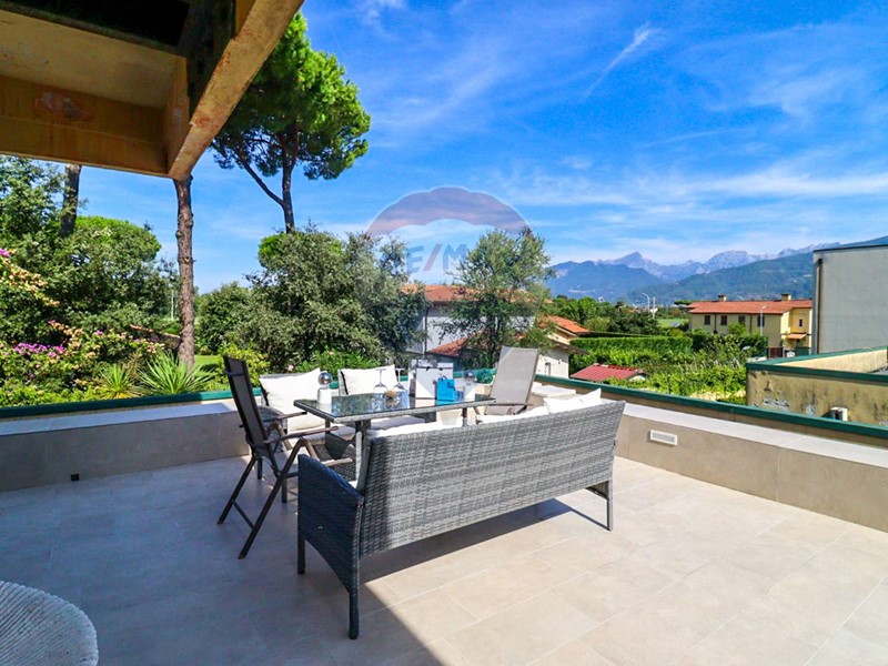Villa in Vendita a Montignoso, 447'000€, 83 m²