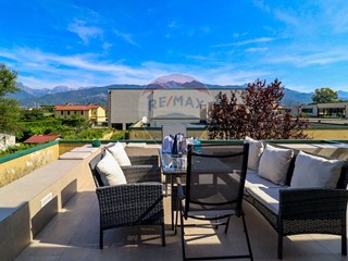 Villa in Vendita a Montignoso, 447'000€, 83 m²