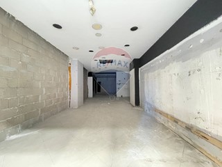 Immobile commerciale in Affitto a Nocera Inferiore, 1'800€, 110 m²