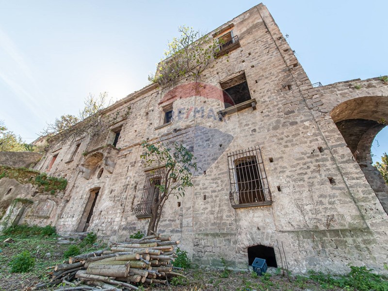 Rustico in Vendita a Pagani, 780'000&euro;, 800 m²