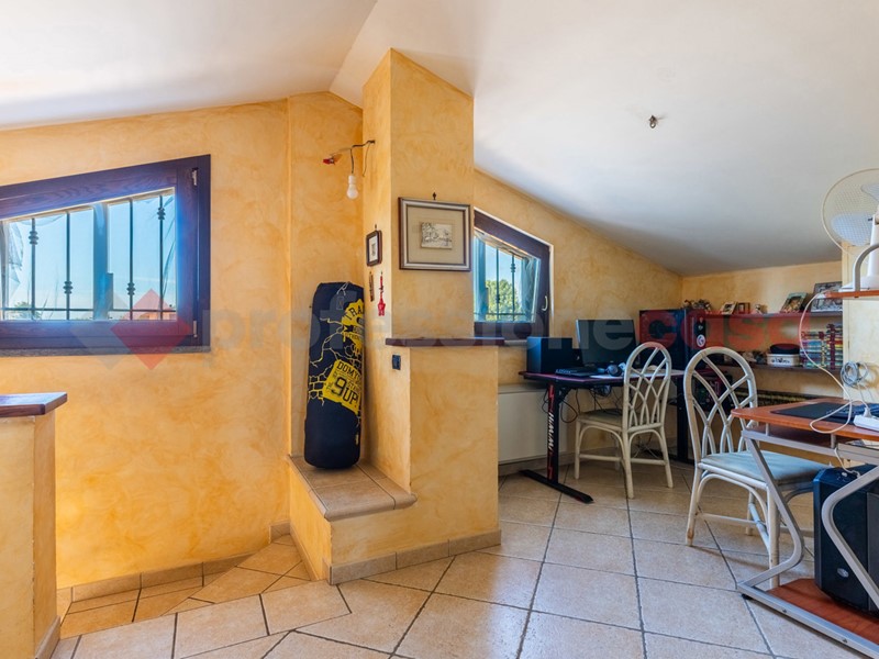 Villa bifamiliare in Vendita a Albano Laziale, 295'000€, 243 m²