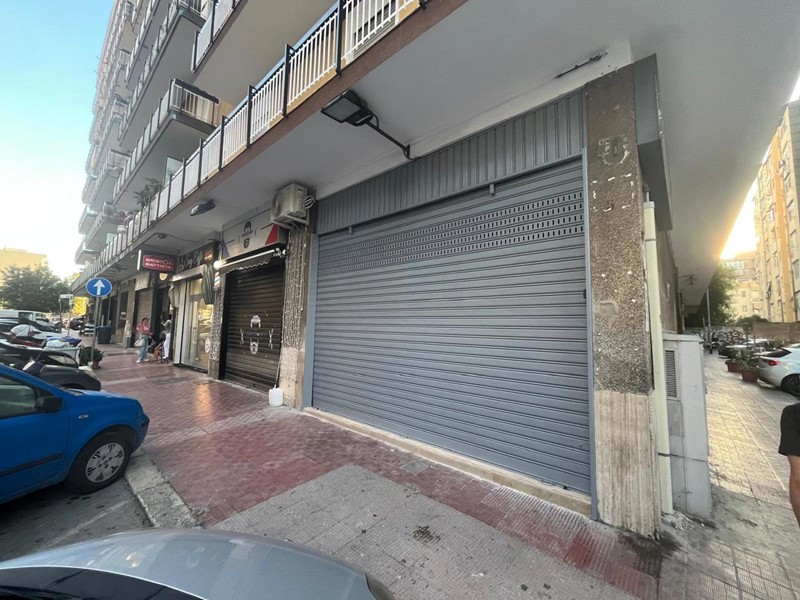 Monolocale in Affitto a Modugno, 800€, 54 m²