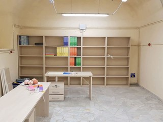 Negozio in Vendita a Napoli, 59'000€, 200 m²