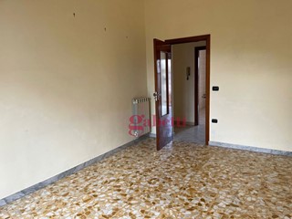 Quadrilocale in Vendita a San Nicola la Strada, 96'000€, 105 m²