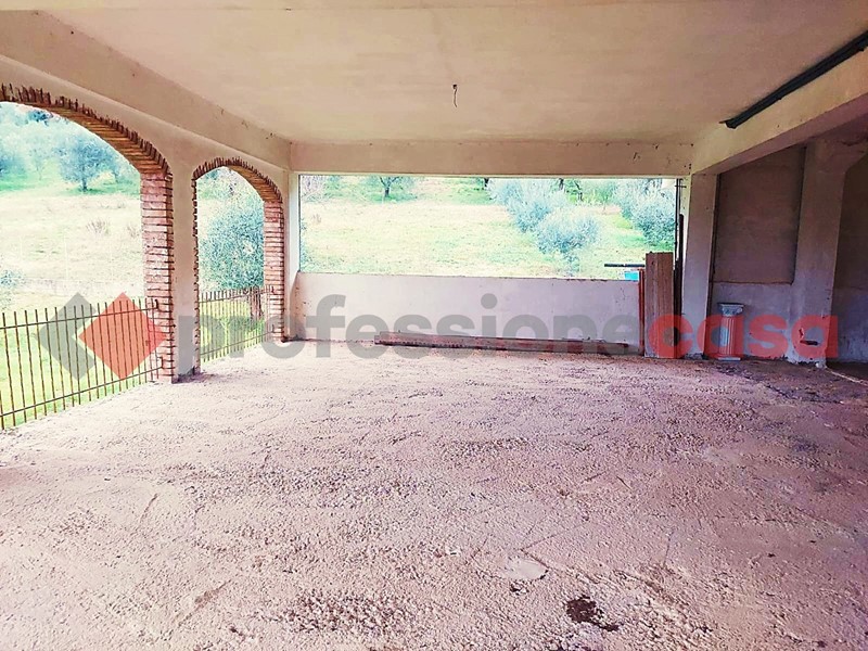Villa in Vendita a Castrocielo, 250'000€, 218 m²