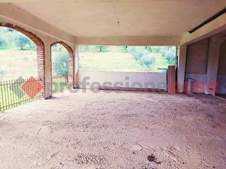 Villa in Vendita a Castrocielo, 250'000€, 218 m²
