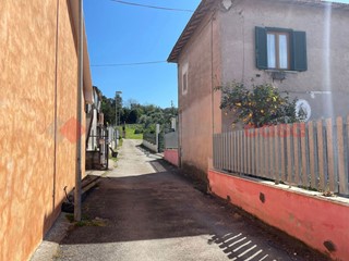 Negozio in Vendita a Castel Gandolfo, 103'000&euro;, 160 m²