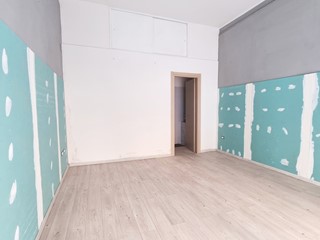 Negozio in Affitto a Caserta, 400€, 25 m²
