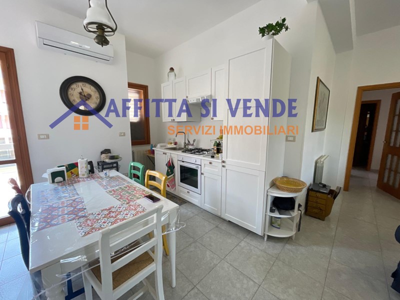 Appartamento in Affitto a Siracusa, 400&euro;, 120 m², arredato