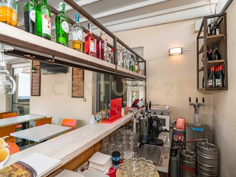 Attività commerciale in Vendita a Pedara, 54'000€, 200 m², arredato