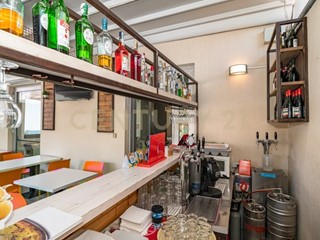 Attività commerciale in Vendita a Pedara, 54'000€, 200 m², arredato