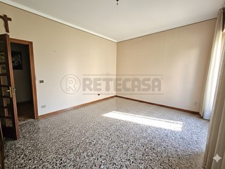 Trilocale in Vendita a Cremona, 129'900€, 113 m², con Box
